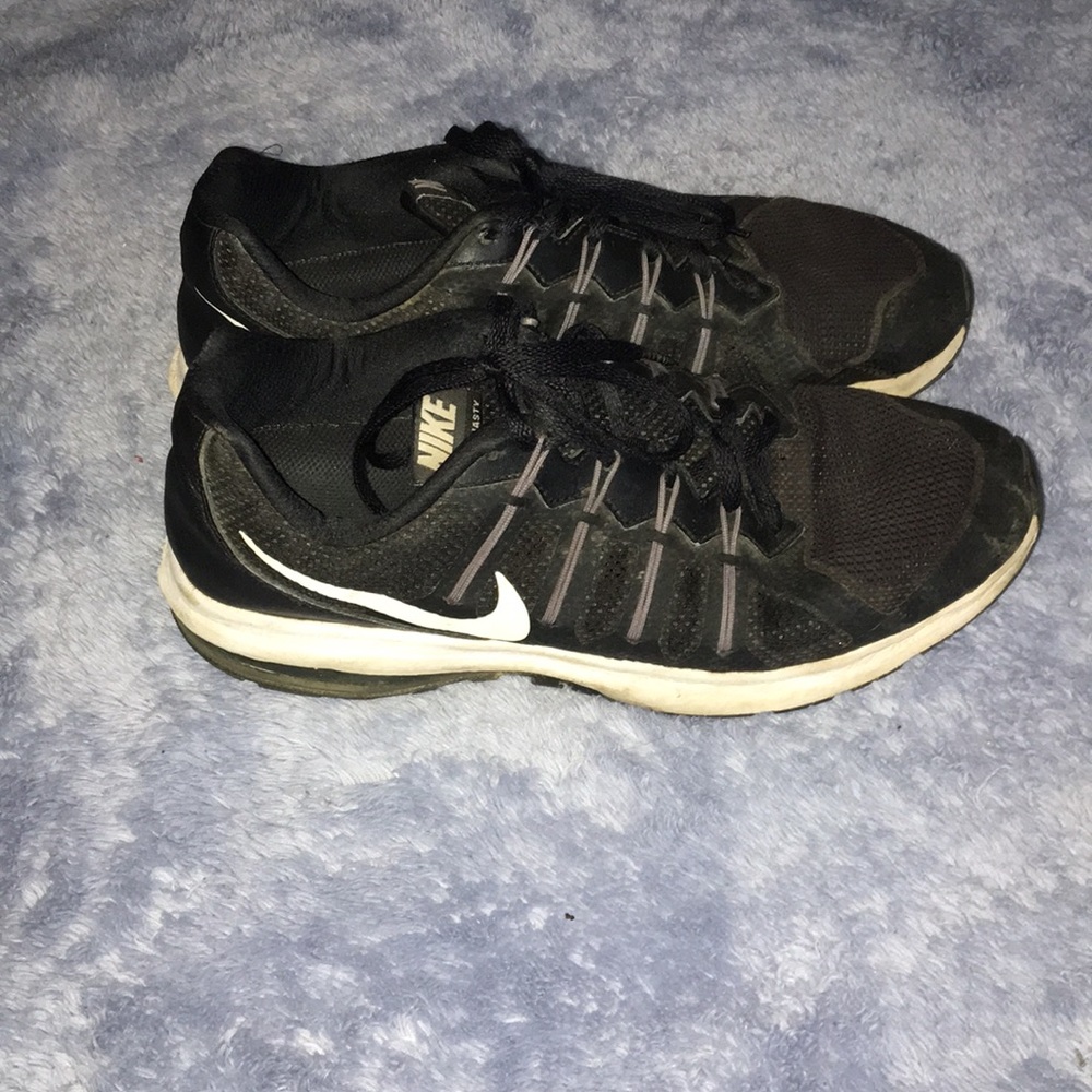 Men’s Nike shoes size 10
